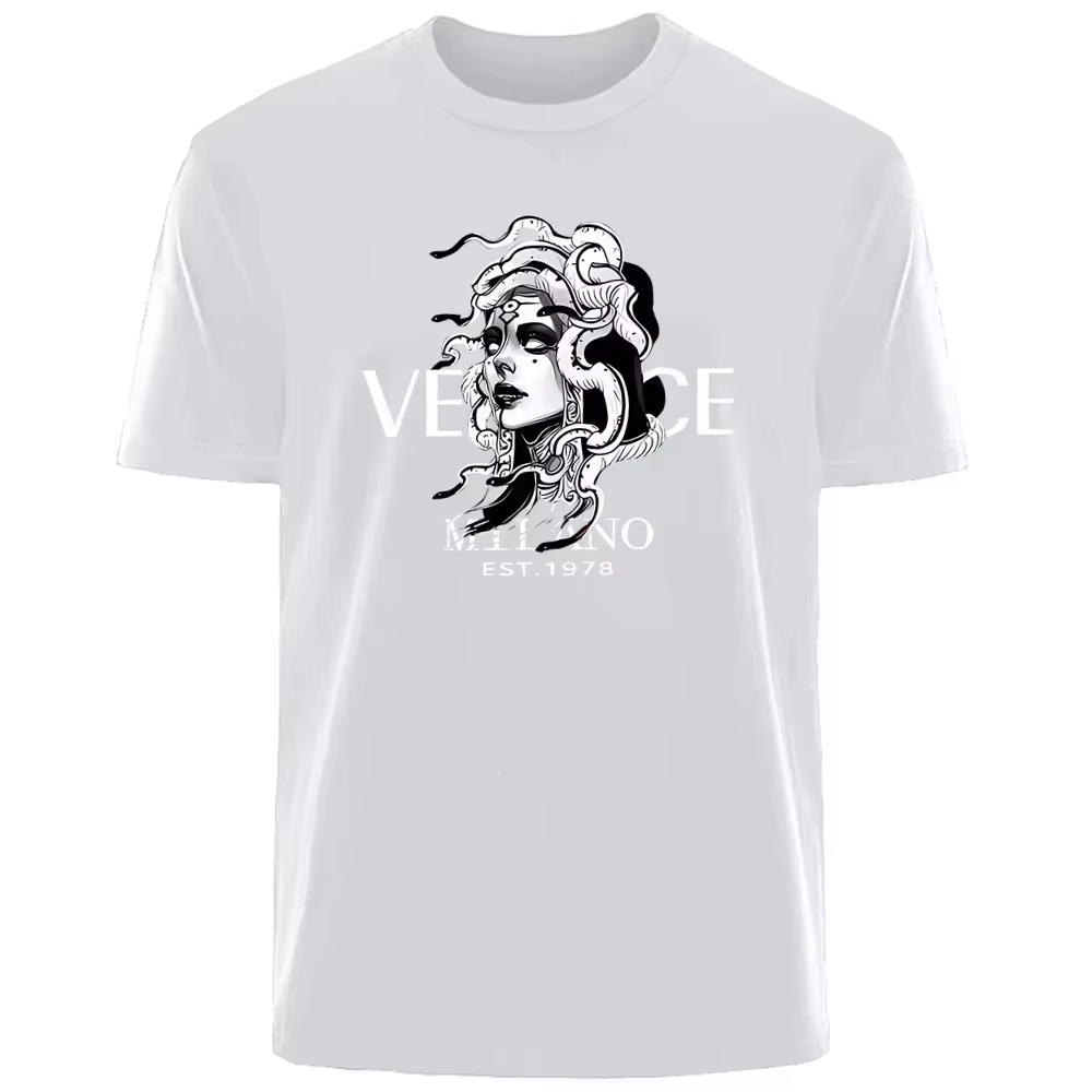 Streetwear Brand Aesthetic - T-shirt blanc classique à l'esthétique mythologique,